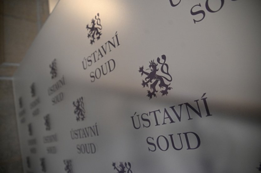 Ústavní soud se zastal nezletilé, jíž soudy nepřiznaly náklady na výživu