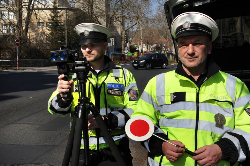 Senát umožnil změny v bodovém systému pro řidiče i zpřísnění pokut