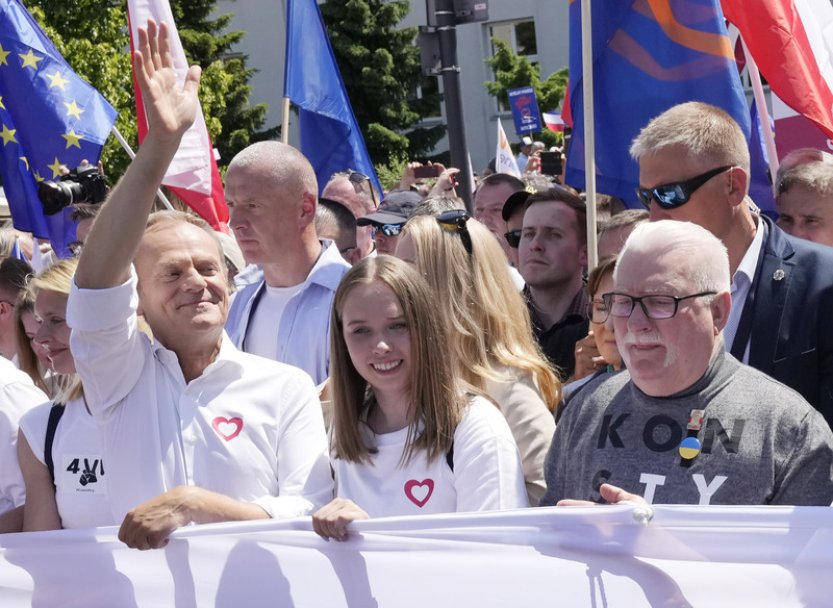 Ve Varšavě demonstruje podle radnice proti vládě půl milionu lidí