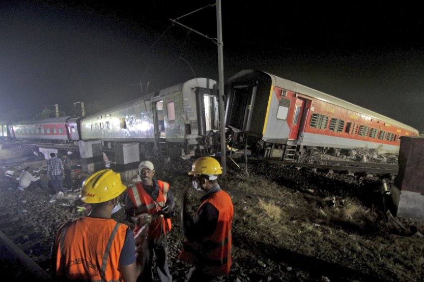 Kolem srážky vlaků panují nejasnosti o příčině i počtu obětí