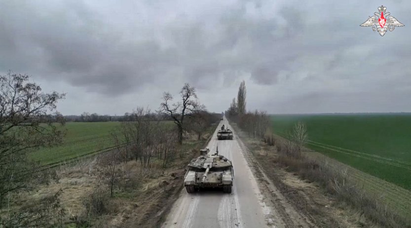 Výroba ruských zbraní se fantasticky zvýšila, jen tanků je 600, tvrdí Medveděv