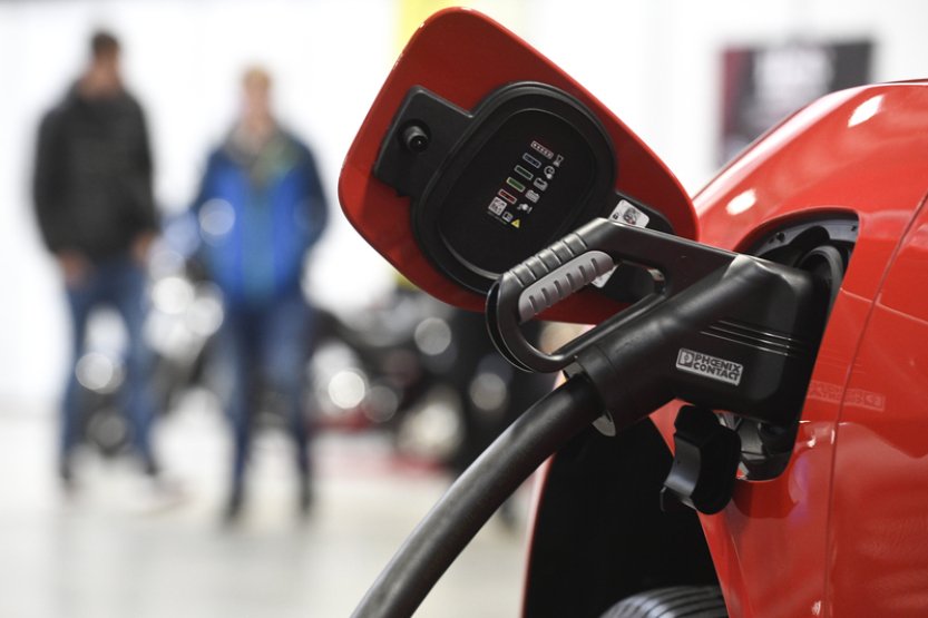 Mezinárodní agentura pro energii: Každé páté letos prodané auto bude elektrické