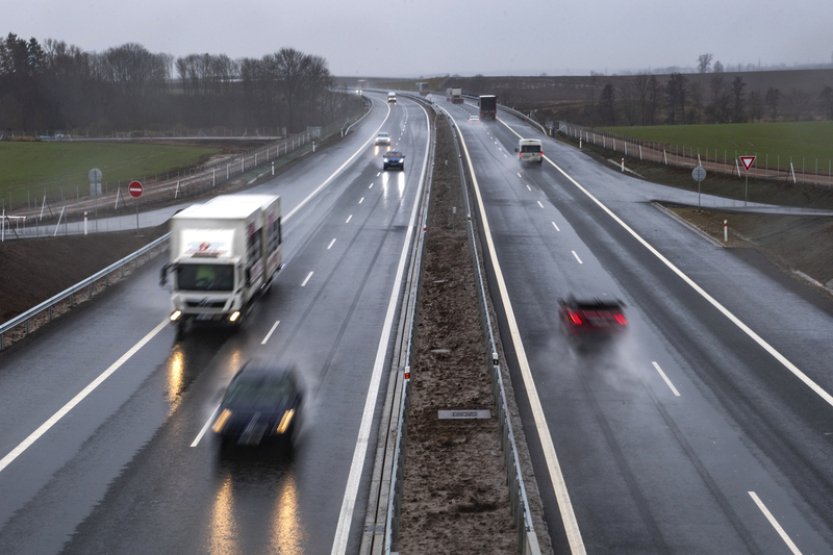Stáří tuzemského vozového parku stouplo na 16 let