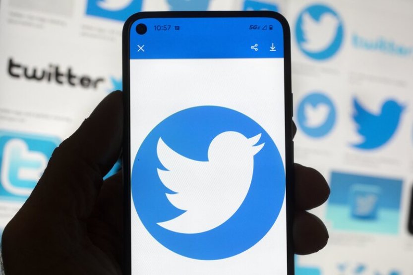 Twitter zrušil popisky na účtech světových médií včetně BBC, NPR nebo ruské RT