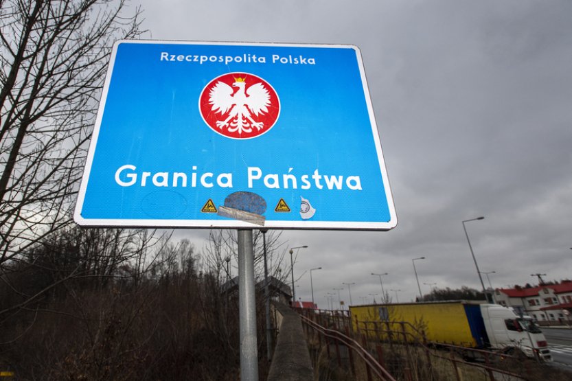 Průzkum: Čtvrtina Čechů pravidelně nakupuje v cizině, nejčastěji v Polsku