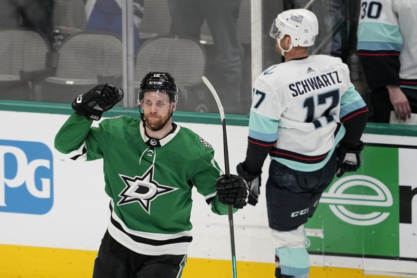 Faksa pojistil výhru Dallasu, Carolina vyřadila New Jersey