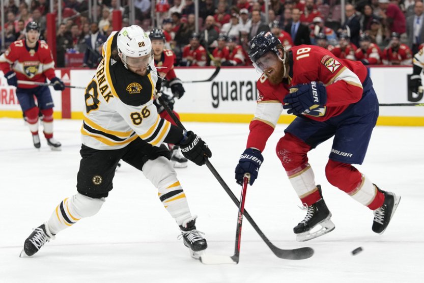 Pastrňák je mezi finalisty na Ted Lindsay Award, konkurují mu Karlsson a McDavid