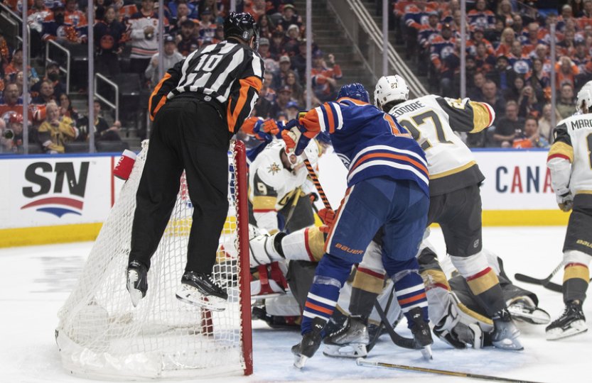 Hokejisté Vegas vyhráli v Edmontonu, výhru řídili Eichel a Marchessault