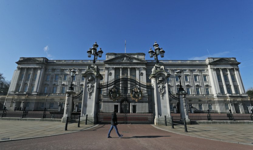 Bývalá dvorní dáma britské královské rodiny se omluvila za své poznámky o rase