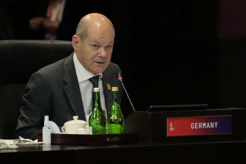 Slovem roku v Německu je dějinný obrat, často ho používá kancléř Scholz