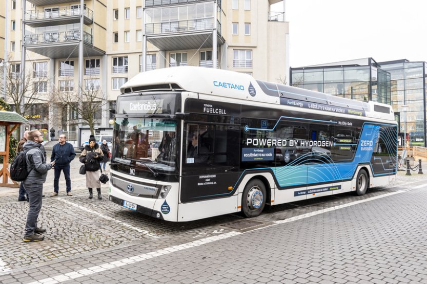 Most jako první město v republice otestuje vodíkový autobus v provozu
