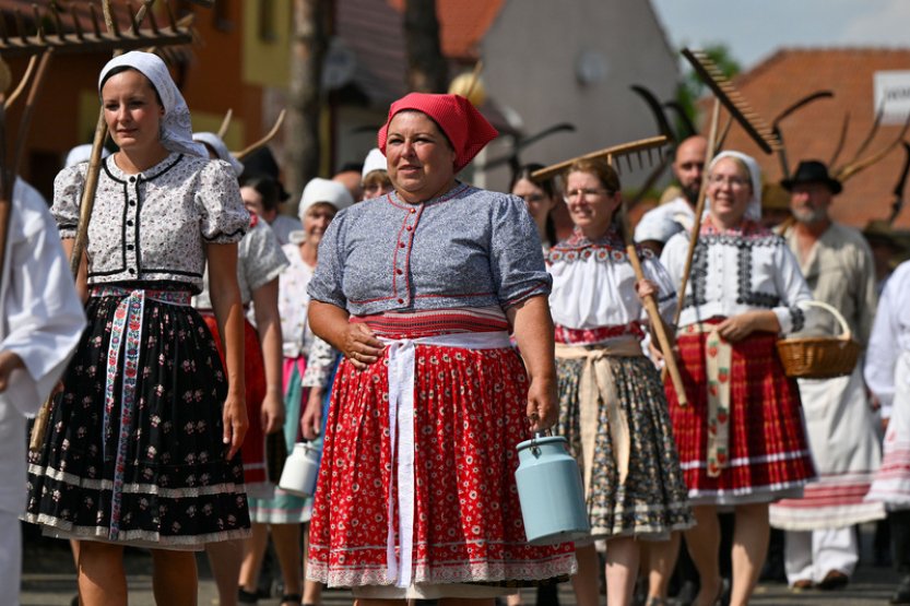 Horňácké slavnosti ve Velké nad Veličkou ukazují živé tradice devíti obcí
