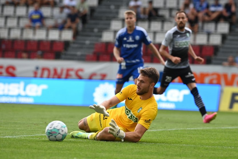 Půlka zápasů 1. fotbalové ligy dnes byla bez branek, Olomouc přestřílela Karvinou
