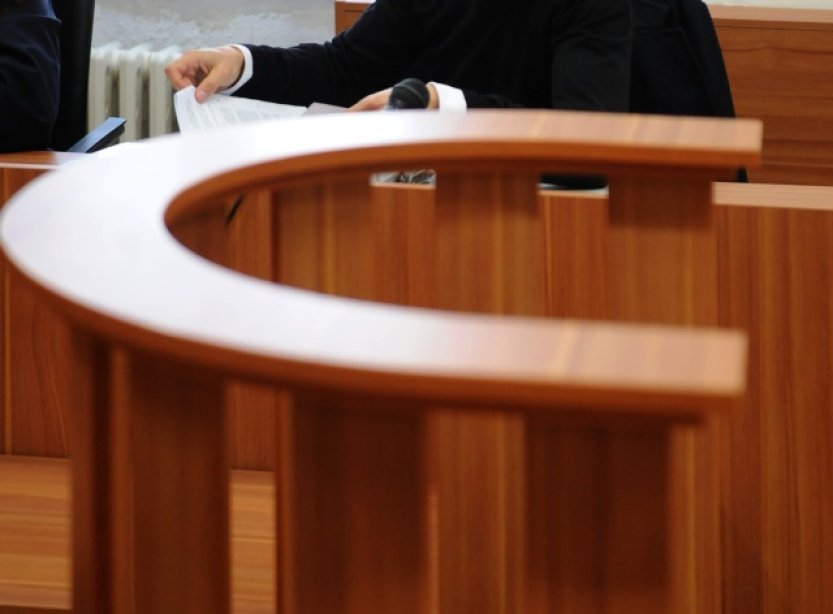 Soud v Teplicích rozhodl o 28 měsících vězení za sexuální zneužití studentek