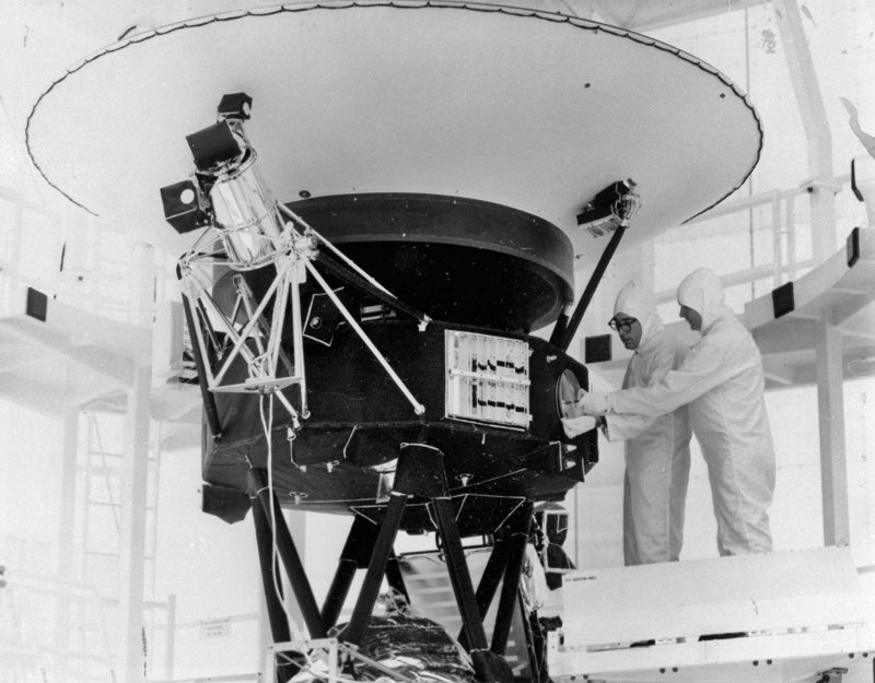 NASA kvůli chybnému povelu ztratila kontakt se sondou Voyager 2